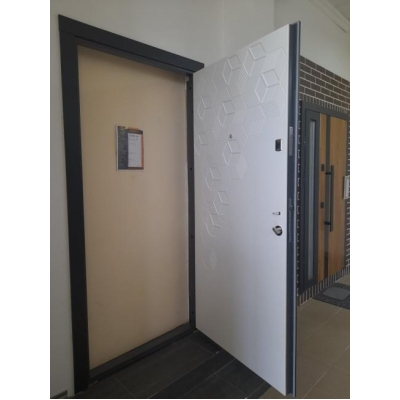 Вхідні двері в квартиру Дельта-2 960х2050 ліва , права